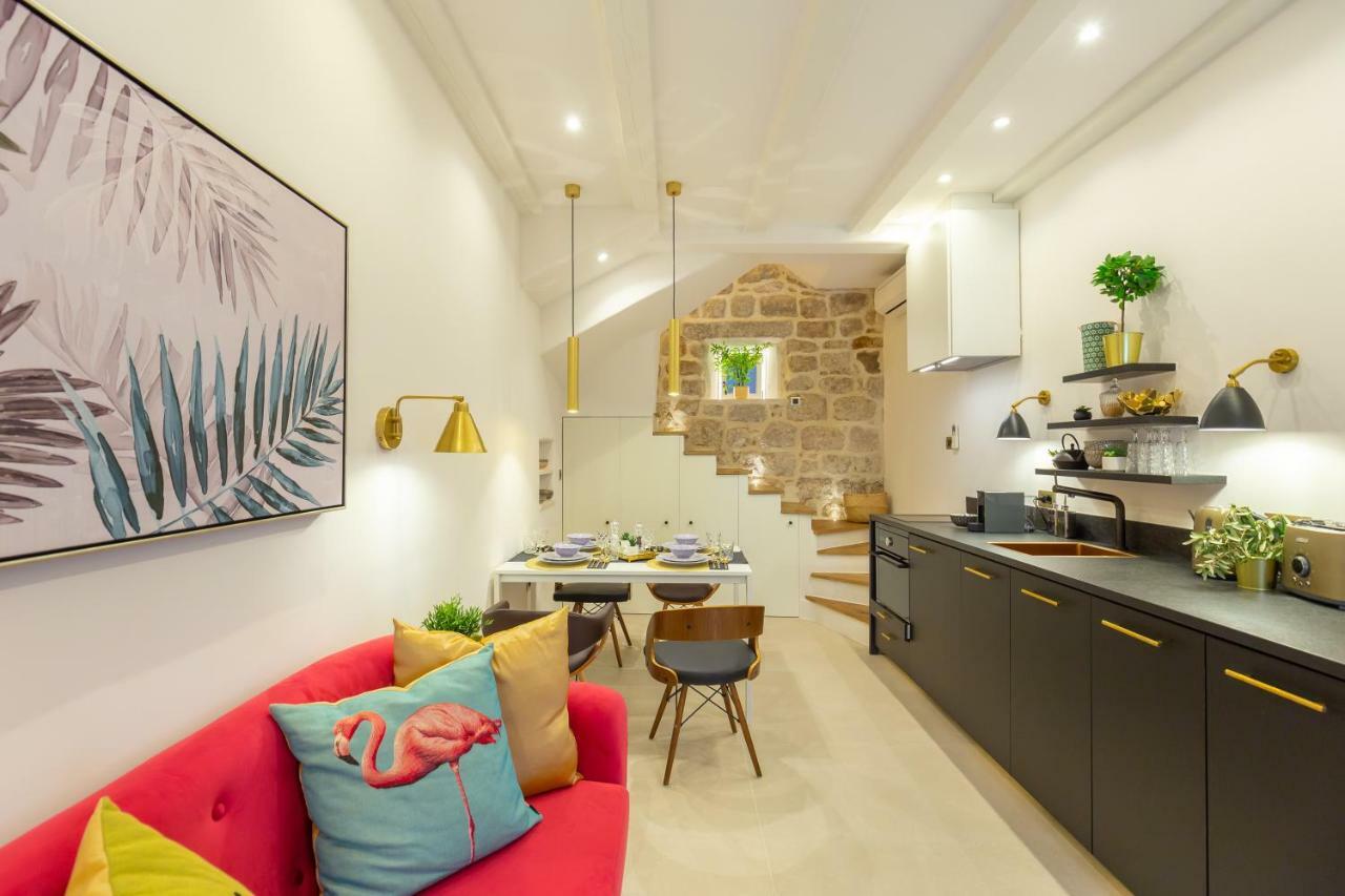 Old Town House With Floor Heating & Lush Private Garden Casa vacanze Ragusa