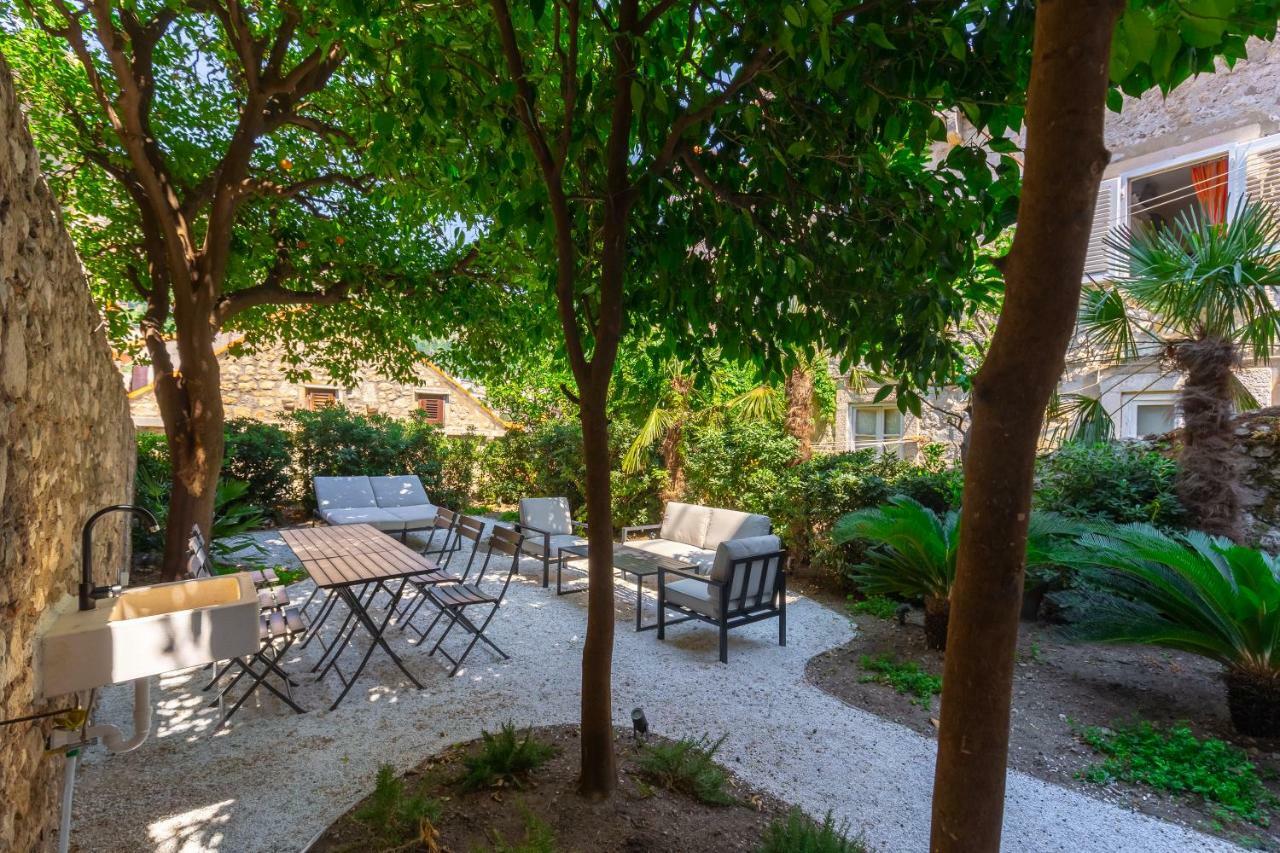 Ferienhaus Old Town House With Floor Heating & Lush Private Garden